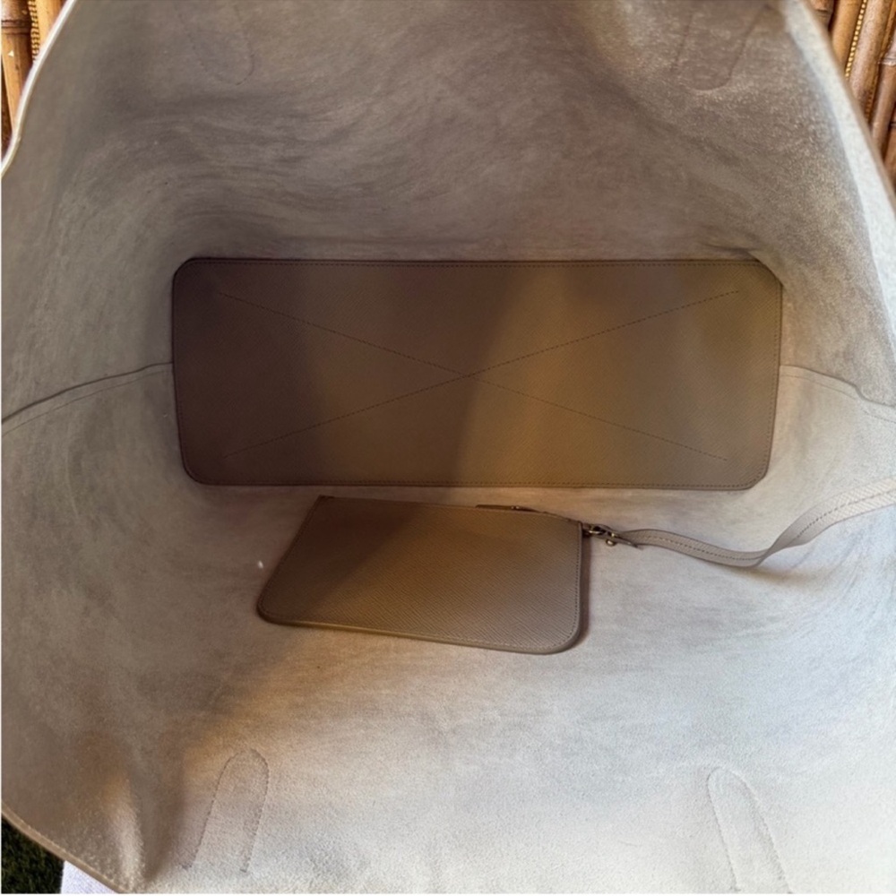 Smythson Taupe Leather Tote Bag - Picture 6 of 6